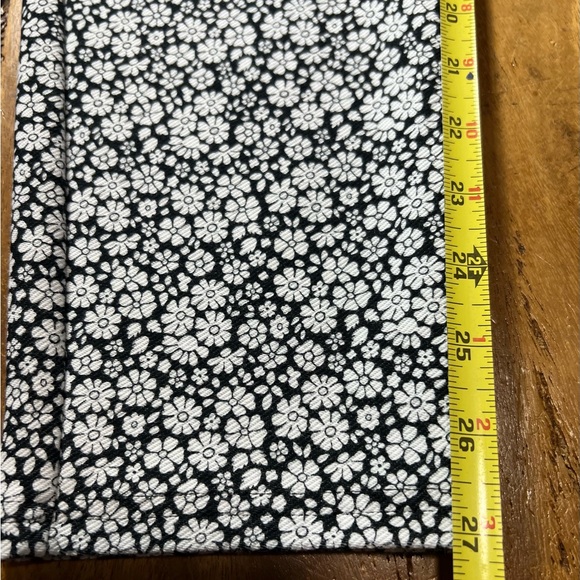 Michael Kors Black & White Floral Pull on Stretch Pants Cropped Women’s Size XL - Picture 5 of 8